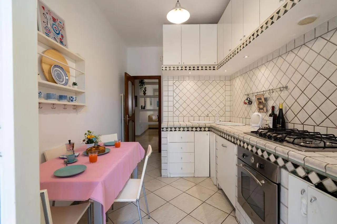 Universita & Stazione Airy Apartment With Parking Bari