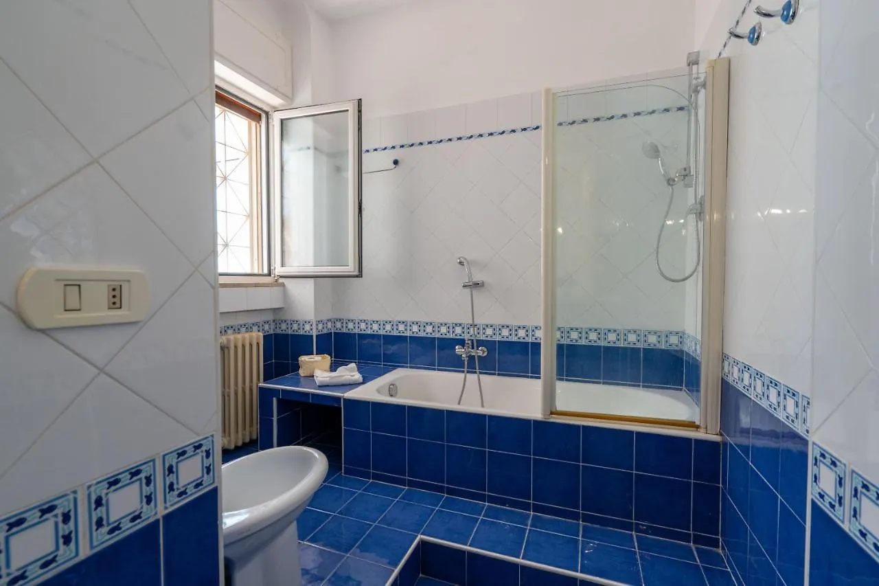 Universita & Stazione Airy Apartment With Parking 巴里