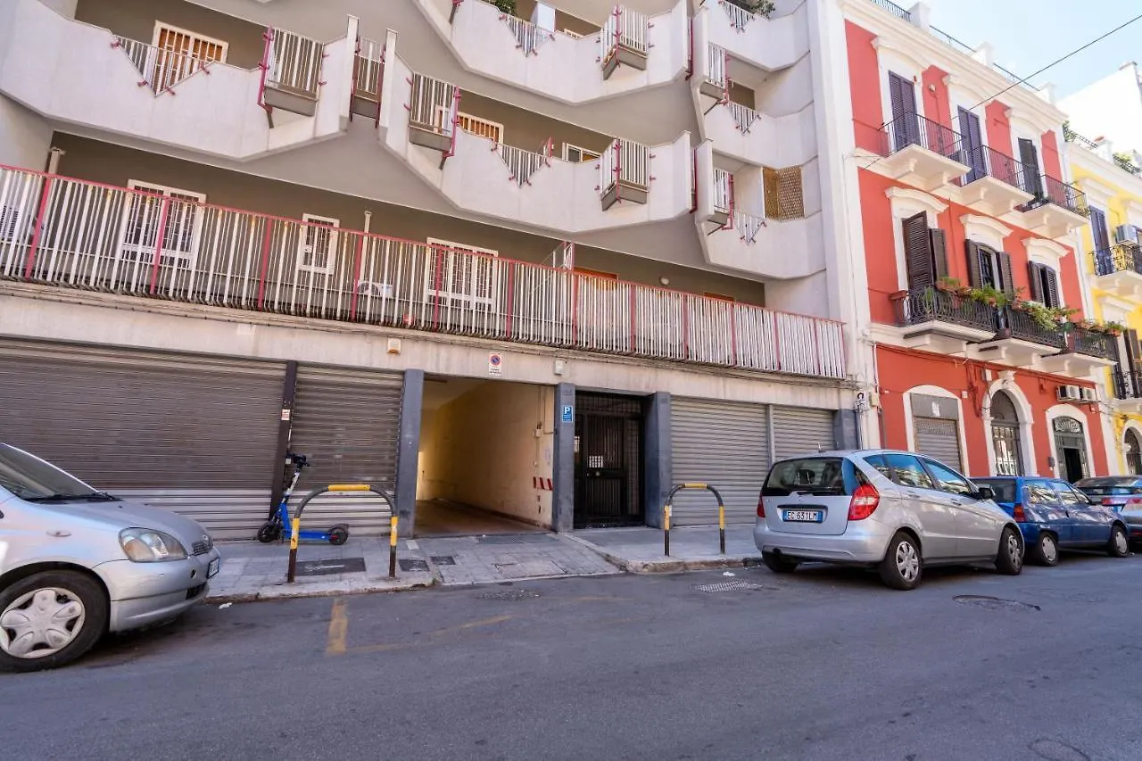 Universita & Stazione Airy Apartment With Parking 巴里 0*,  意大利