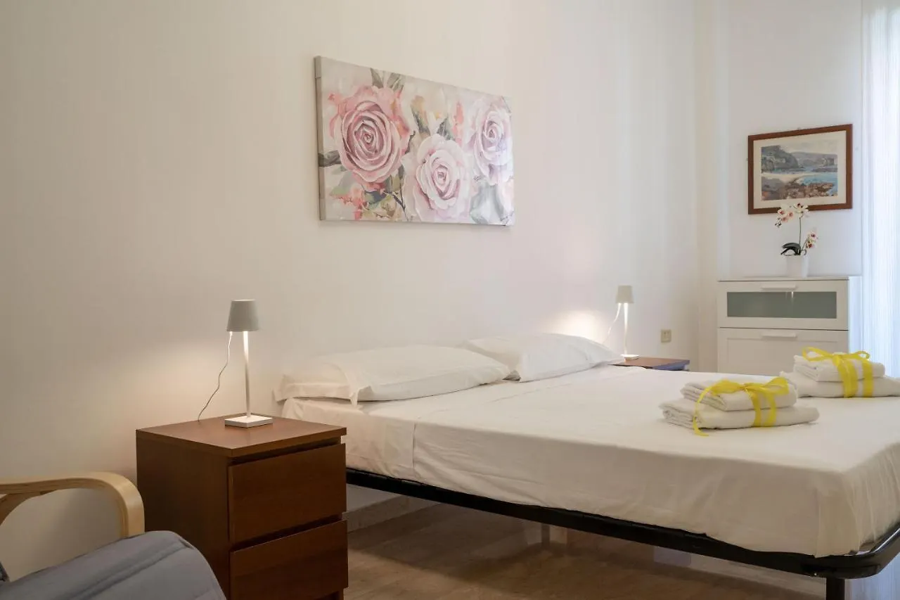 Universita & Stazione Airy Apartment With Parking 巴里