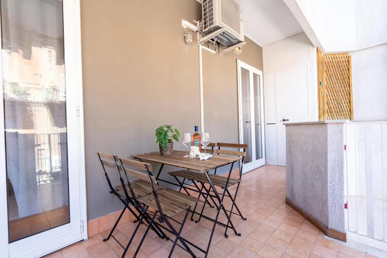Universita & Stazione Airy Apartment With Parking 巴里