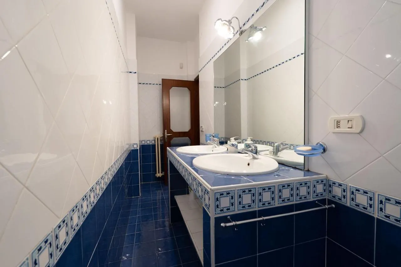 Universita & Stazione Airy Apartment With Parking 巴里